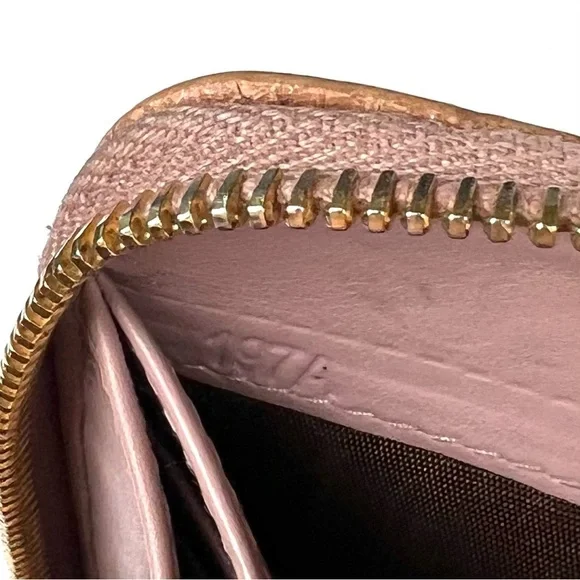 Miu Miu Pink Croc-Embossed Wallet - Picture 7 of 9